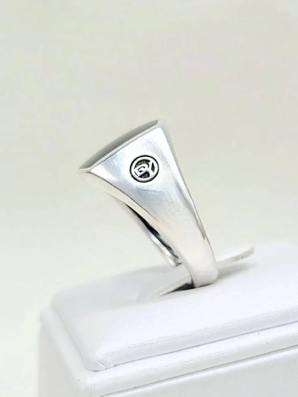 David Yurman Exotic Stone Signet Ring w/ Black Onyx - 16.5mm - Size 12.5